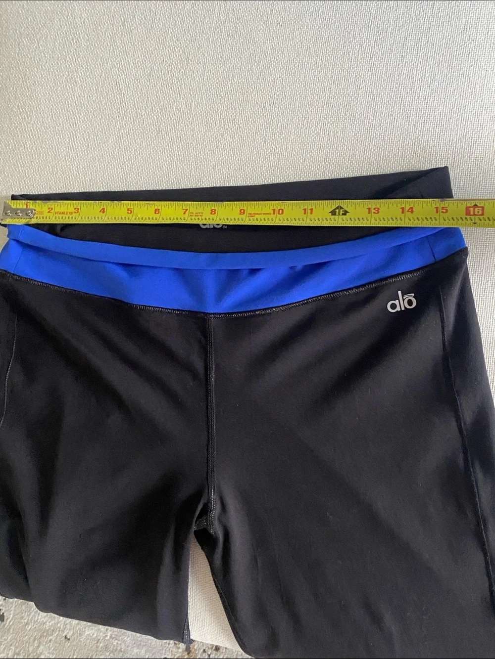 ALO Cool Fit Yoga Black Crop Leggings with Blue Fold over Waistband Size M